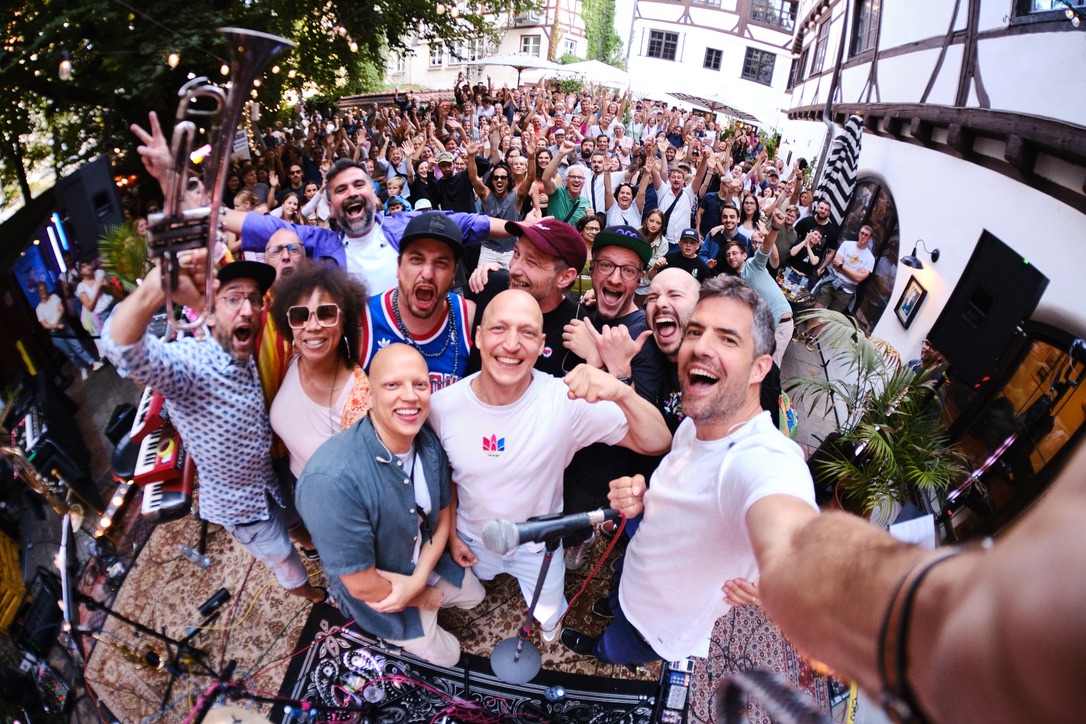 Brassmaniacs Live-Selfie mit Publikum